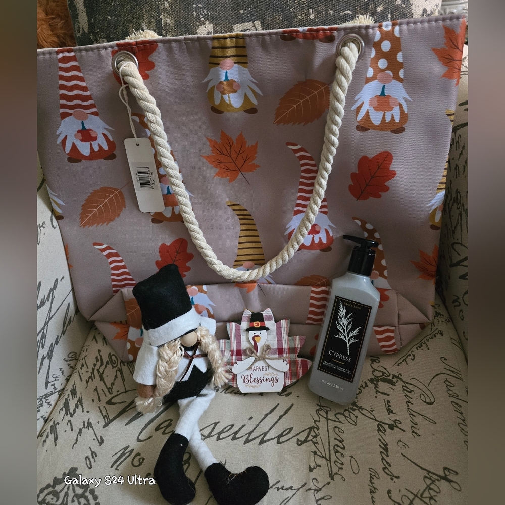 Fall 4 Piece Set: Bath & Body Soap,  Gnome, Wood Decor, Zip Top Tote NWT